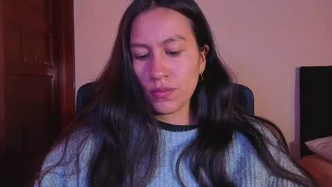 Emilia Gomez online show from 08.04.26