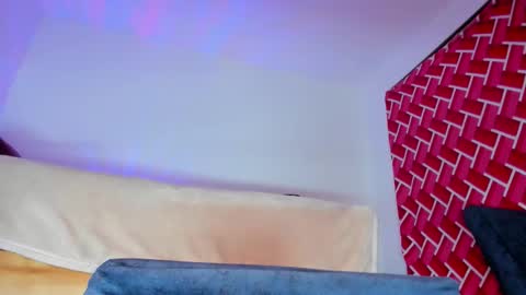 Snapshot of emiily15_ chatting on 02.02.26 Emi online show from 02.02.26