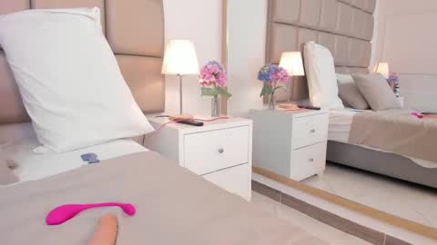 EMILY ROBERTS online show from 03.07.25