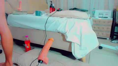 Snapshot of emiilysaenzz chatting on 01.31.25 EmillySaenz online show from 01.31.25