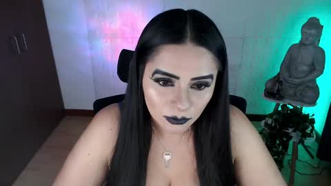 Snapshot of emili_evans_ chatting on 04.21.26 POWERFULL GODDESS EMILI online show from 04.21.26