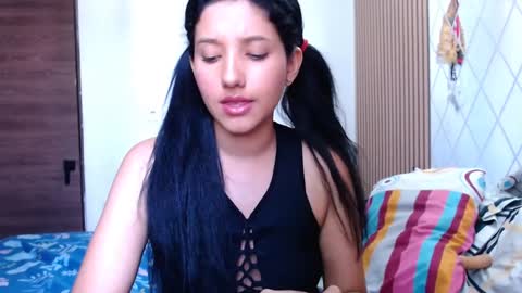 Snapshot of emili_riders chatting on 01.29.25 emili riders online show from 01.29.25