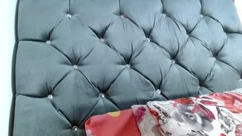 Snapshot of emili_riders chatting on 02.15.25 emili riders online show from 02.15.25