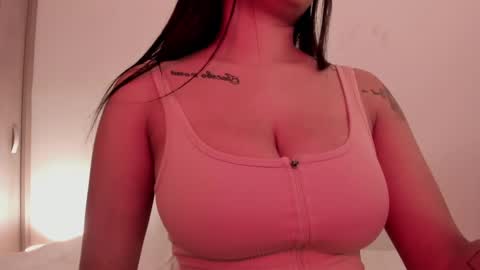 Emilia Big Boobs online show from 12.11.24
