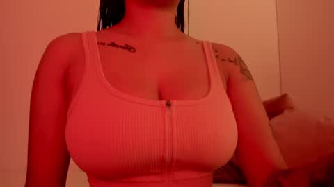 Emilia Big Boobs online show from 01.06.25