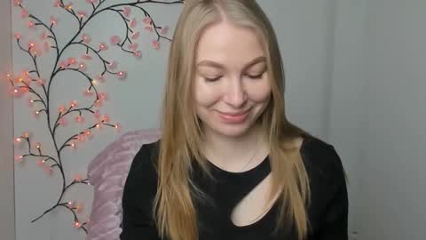 Emilia online show from 12.22.25