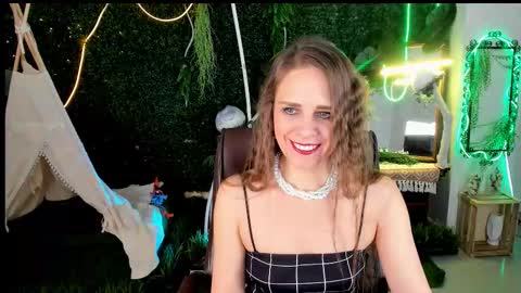 Emilia Bedy online show from 12.14.25