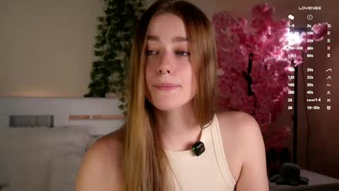 Snapshot of emiliaheather chatting on 05.23.26 Tessa online show from 05.23.26