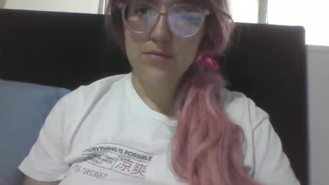 Snapshot of emiliahoney chatting on 01.18.26 emiliahoney online show from 01.18.26