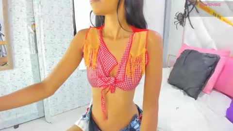 Snapshot of emilibonnie chatting on 10.23.25 emilibonnie online show from 10.23.25