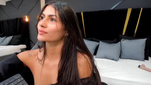 Emillie online show from 01.16.25