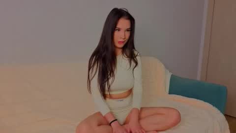 Emilia online show from 11.21.25