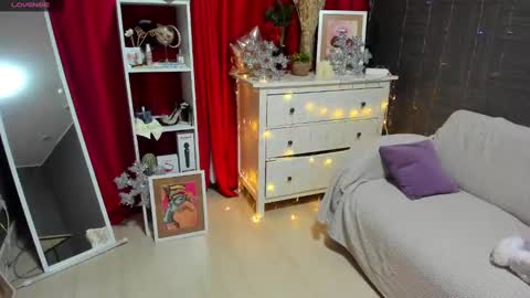 Emiliya online show from 12.18.24