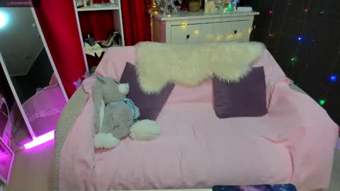 Emiliya online show from 12.19.24