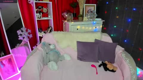 Emiliya online show from 12.25.24