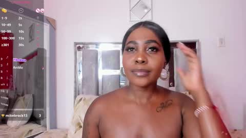 Snapshot of emilly_roaa chatting on 02.11.26 Emilly Roa online show from 02.11.26