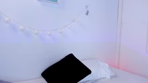 Snapshot of emillygonzalez chatting on 01.04.25 . . online show from 01.04.25