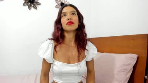 Snapshot of emillygonzalez chatting on 01.29.25 . . online show from 01.29.25