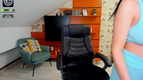 Snapshot of emillytaylor chatting on 02.04.25 EmillyTaylor online show from 02.04.25