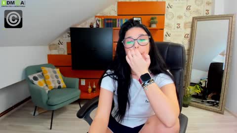 Snapshot of emillytaylor chatting on 02.05.25 EmillyTaylor online show from 02.05.25