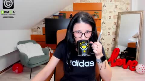 Snapshot of emillytaylor chatting on 02.25.25 EmillyTaylor online show from 02.25.25