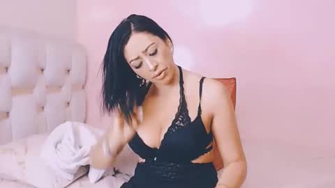 Snapshot of emily_414 chatting on 10.27.25 Dayana online show from 10.27.25