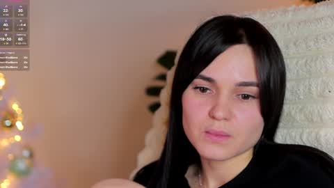 Snapshot of emily___cute chatting on 12.29.24 Emily Cute online show from 12.29.24