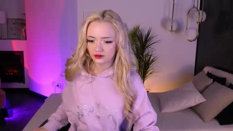 Snapshot of emily_air chatting on 11.13.25 Emily online show from 11.13.25