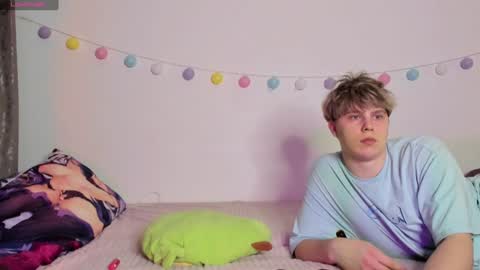 Snapshot of emily_and_ilumi chatting on 12.26.24 emily_and_ilumi online show from 12.26.24