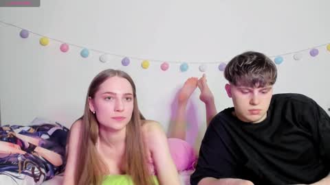 Snapshot of emily_and_ilumi chatting on 01.04.25 emily_and_ilumi online show from 01.04.25