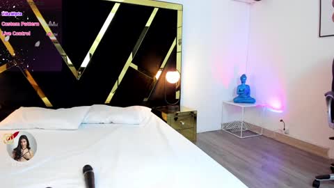 emily_bae online show from 01.10.25