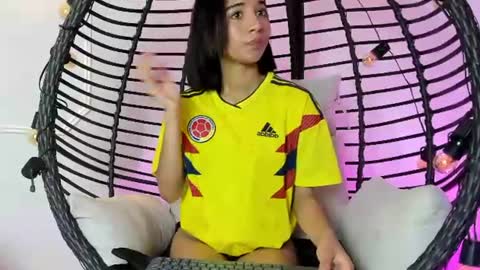 Snapshot of emily_bruss chatting on 06.17.26 emily_bruss online show from 06.17.26