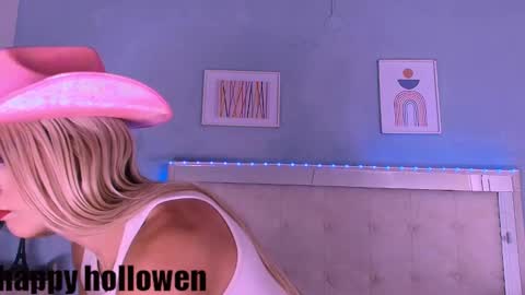 emily_castillo1_ online show from 10.17.25