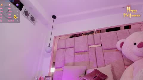  M I A   online430pm- 930pm online show from 10.06.25