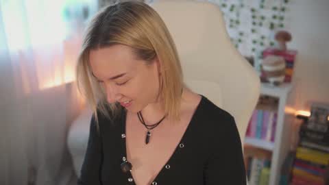 Em -  online show from 12.06.24