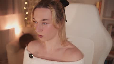 Em -  online show from 12.20.24