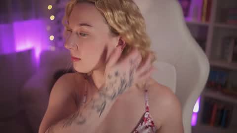 Em -  online show from 01.12.25