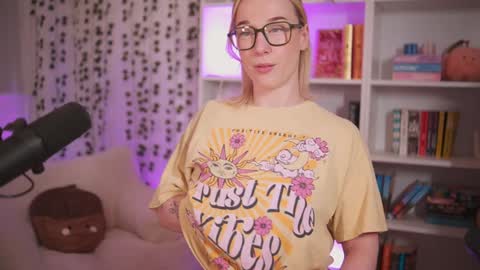 Em -  online show from 02.06.25