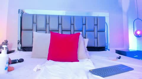 Snapshot of emily_gil1 chatting on 02.28.25 Emi online show from 02.28.25