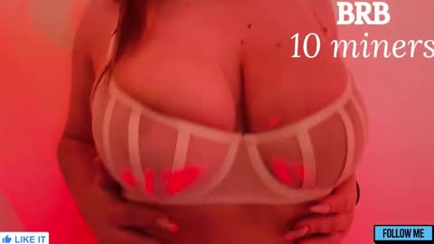 Snapshot of emily_gin chatting on 12.17.25 EMILY online show from 12.17.25