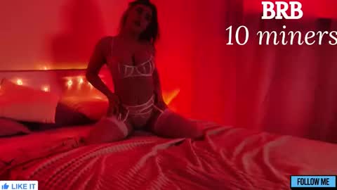 Snapshot of emily_gin chatting on 01.14.26 EMILY online show from 01.14.26