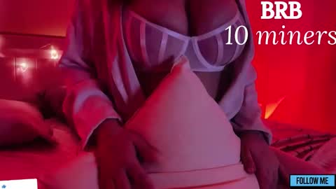 Snapshot of emily_gin chatting on 02.15.26 EMILY online show from 02.15.26