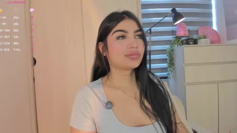 EmilyKenner  Independent model  online show from 10.23.25