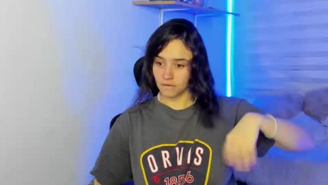 Snapshot of emily_lindey chatting on 11.03.25 emily_lindey online show from 11.03.25