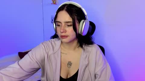 Emily Lindey online show from 02.15.26