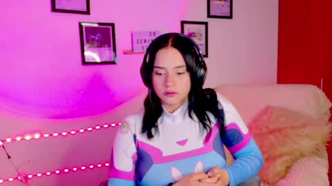 Emily Lindey online show from 05.28.26