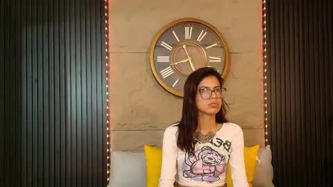 Snapshot of emily_loperaa chatting on 04.22.26 Emily online show from 04.22.26