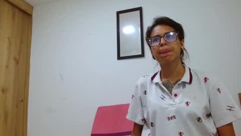 Snapshot of emily_loperaa chatting on 06.09.26 Emily online show from 06.09.26