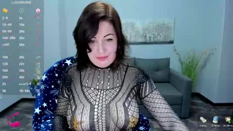 Snapshot of emily_midlton chatting on 11.13.25 Emily online show from 11.13.25