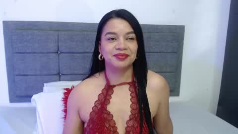 Snapshot of emily_milff chatting on 06.26.26 emily_milff online show from 06.26.26